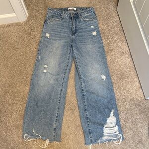 Wide-Leg Distressed Jeans in Light Blue